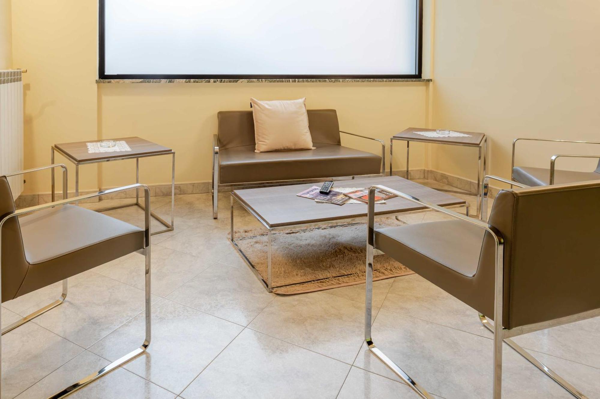 Hotel Posta - 3 Stars - Comfortable Stay In Ventimiglia Exterior foto