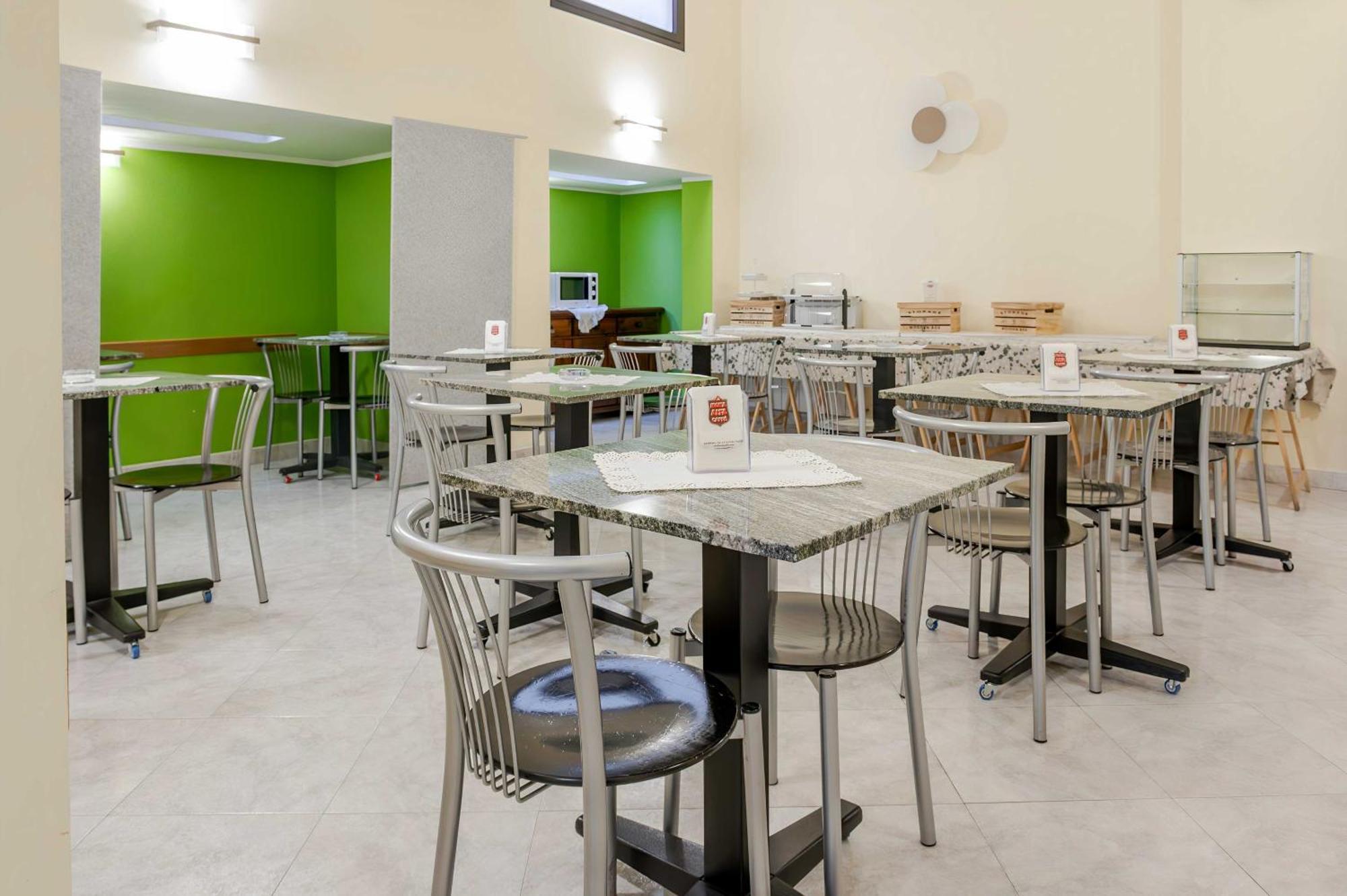 Hotel Posta - 3 Stars - Comfortable Stay In Ventimiglia Exterior foto