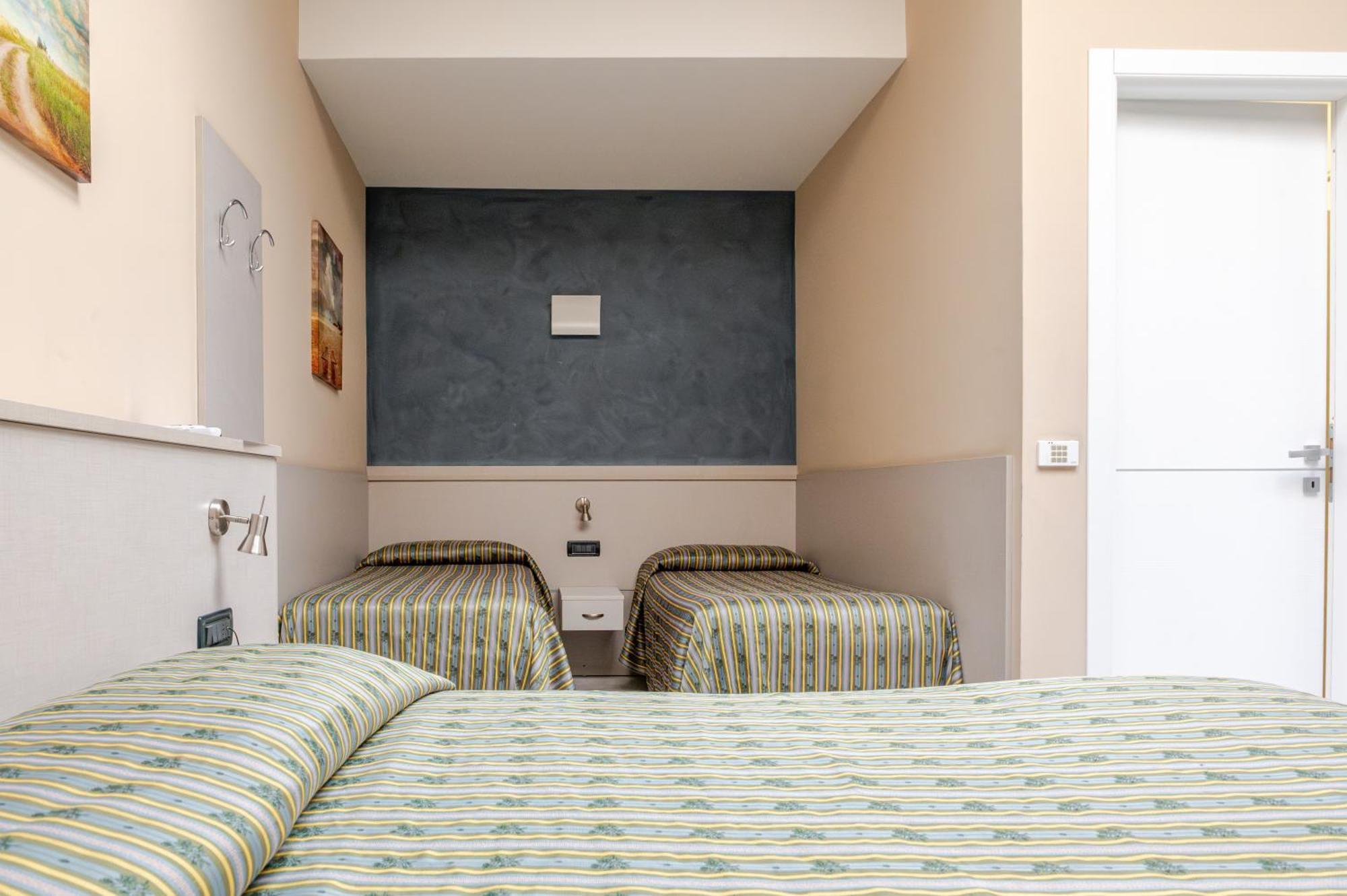 Hotel Posta - 3 Stars - Comfortable Stay In Ventimiglia Exterior foto