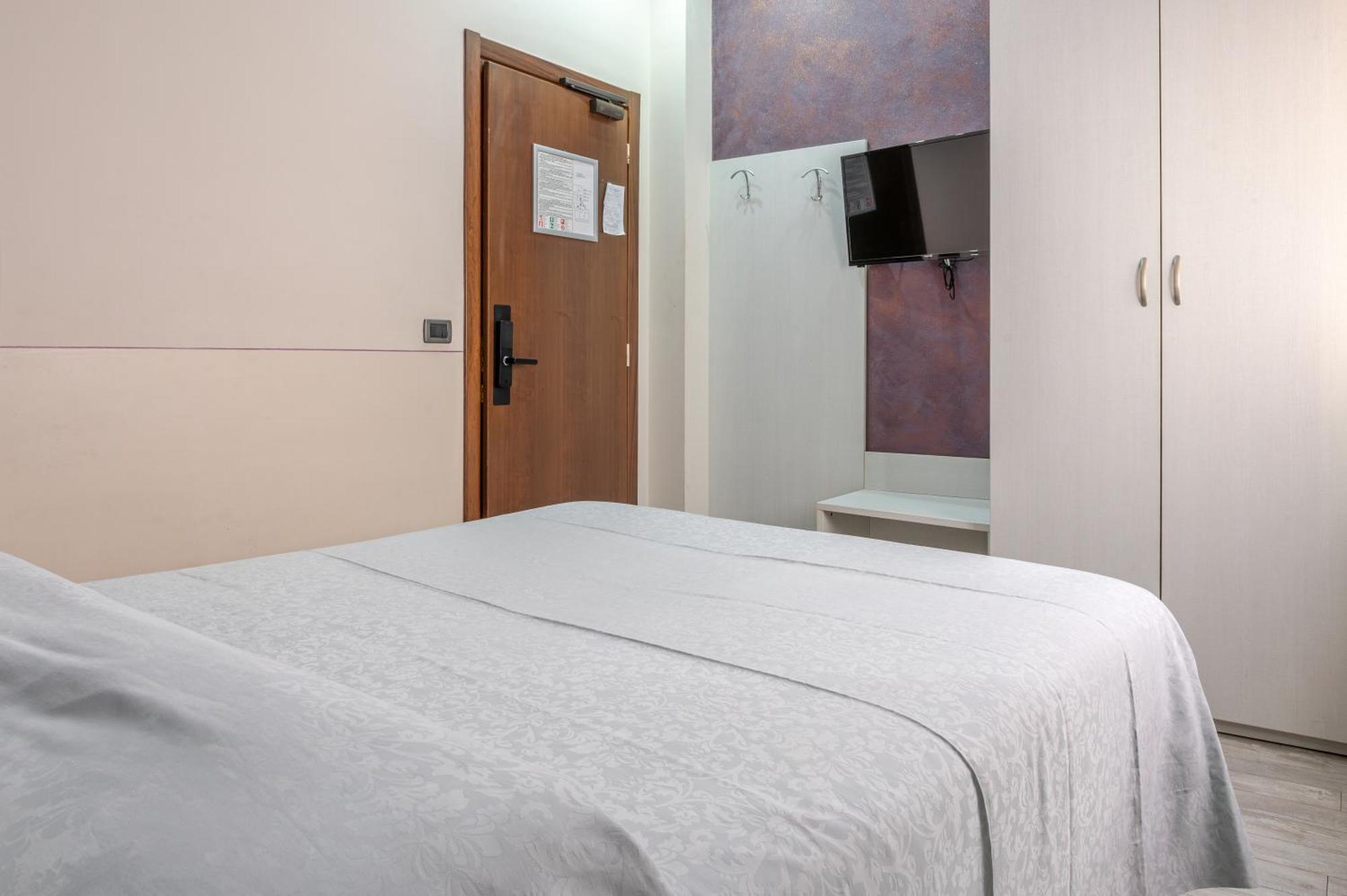 Hotel Posta - 3 Stars - Comfortable Stay In Ventimiglia Exterior foto