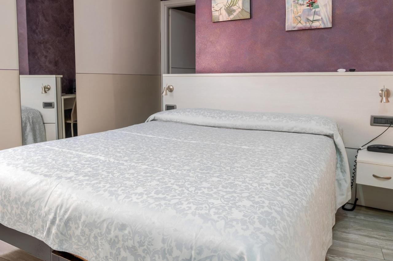Hotel Posta - 3 Stars - Comfortable Stay In Ventimiglia Exterior foto